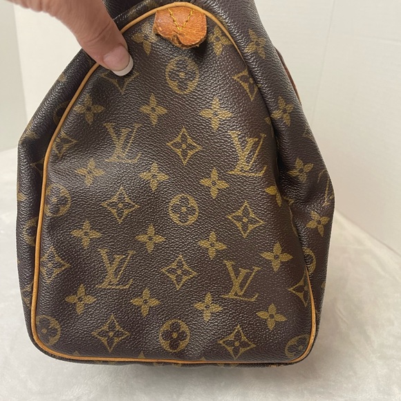 EUC LOUIS VUITTON MONOGRAM SPEEDY 30 - Picture 7 of 16